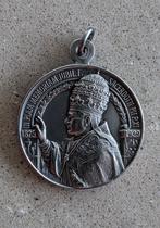 Medaillon, hanger van Paus Pius XI, verzilverd, Verzamelen, Ophalen of Verzenden, Nieuw, Sieraad, Christendom | Katholiek