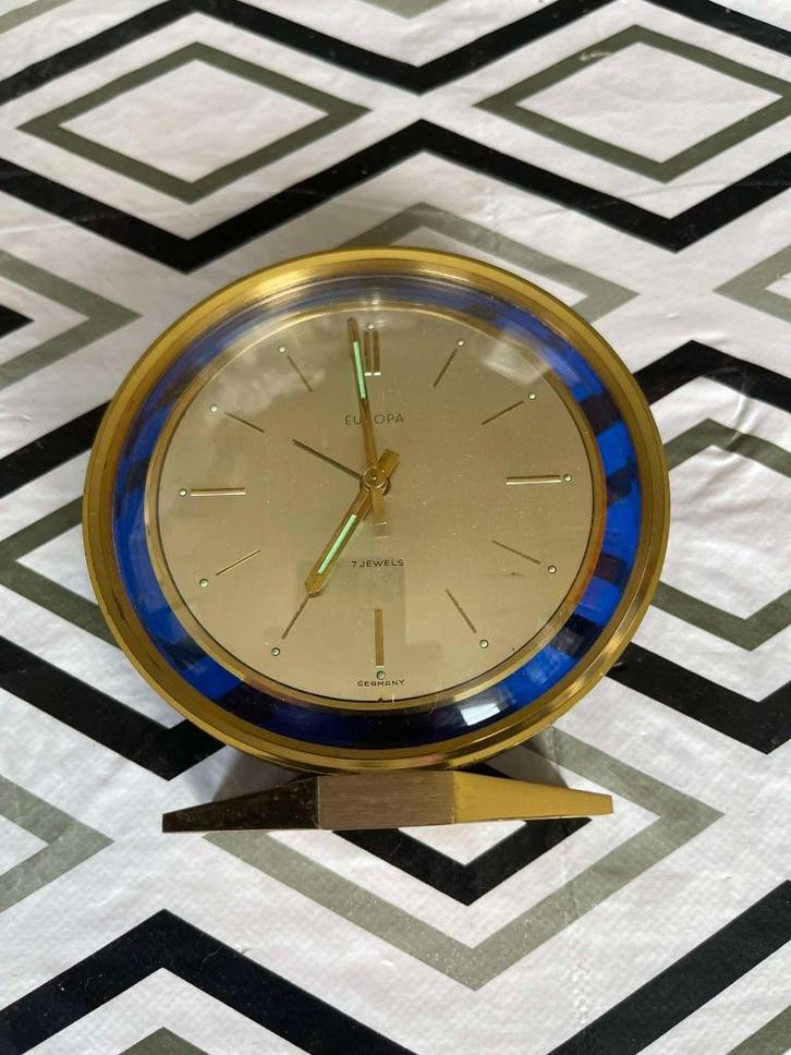 Tafelklok/wekker anno 1960 Firma Europa type 7 Jewels, Antiek en Kunst, Antiek | Klokken, Ophalen