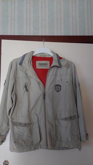 Speeljas met kap beschikbaar voor biedingen