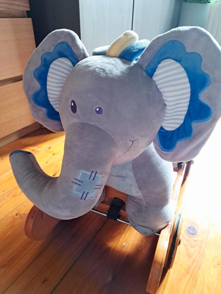 Labebe éléphant à bascule et véhicule, Enfants & Bébés, Jouets | Jouets a bascule, Comme neuf