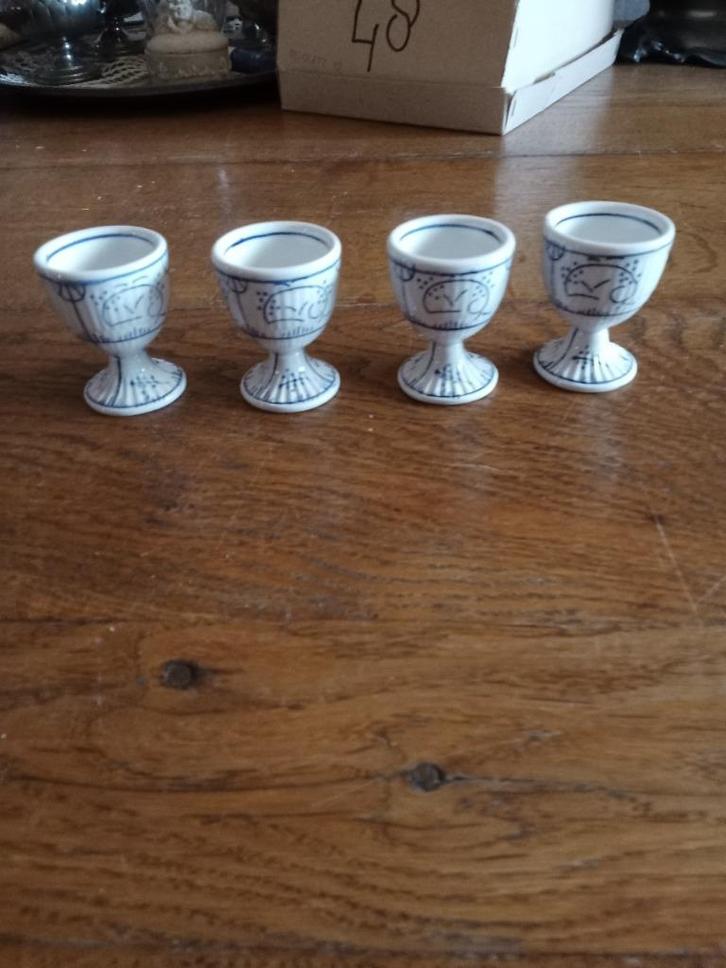 gave eierdopjes van het copenhague servies van boch uit belg, Antiek en Kunst, Antiek | Servies los, Ophalen of Verzenden