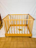 Robuust Houten Park / Box (Vintage), Kinderen en Baby's, Babyparken, Ophalen, Gebruikt, Rechthoekig, Wieltjes