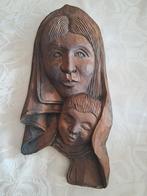 Artisanaal houtsnijwerk "Moeder en Kind", Ophalen
