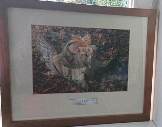 Kader van Anne GEDDES met houten omlijsting, Huis en Inrichting, Woonaccessoires | Schilderijen, Tekeningen en Foto's, Zo goed als nieuw