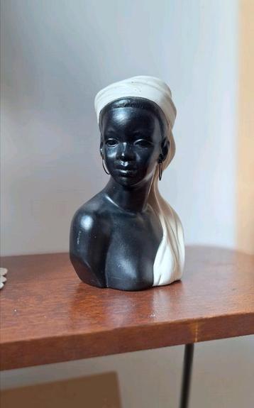vintage borstbeeldje Duran Africa beschikbaar voor biedingen