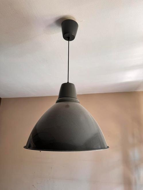 Suspension industrielle IKEA (lot de 2), Huis en Inrichting, Lampen | Hanglampen, Zo goed als nieuw, Metaal, Ophalen