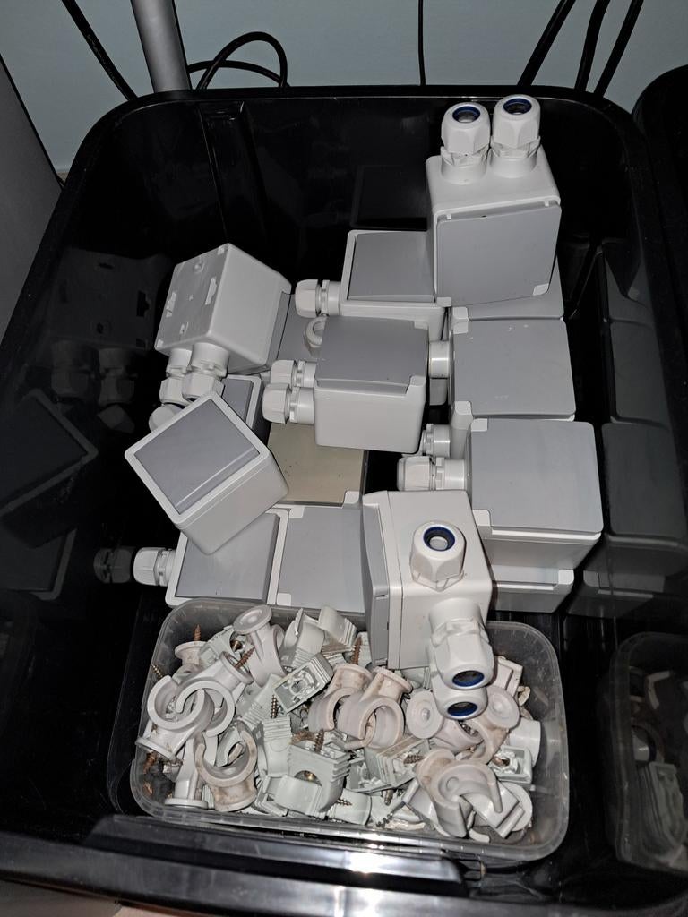 Veel stopcontakten zeer goeie staat is 3 jaar oud, Tuin en Terras, Ophalen