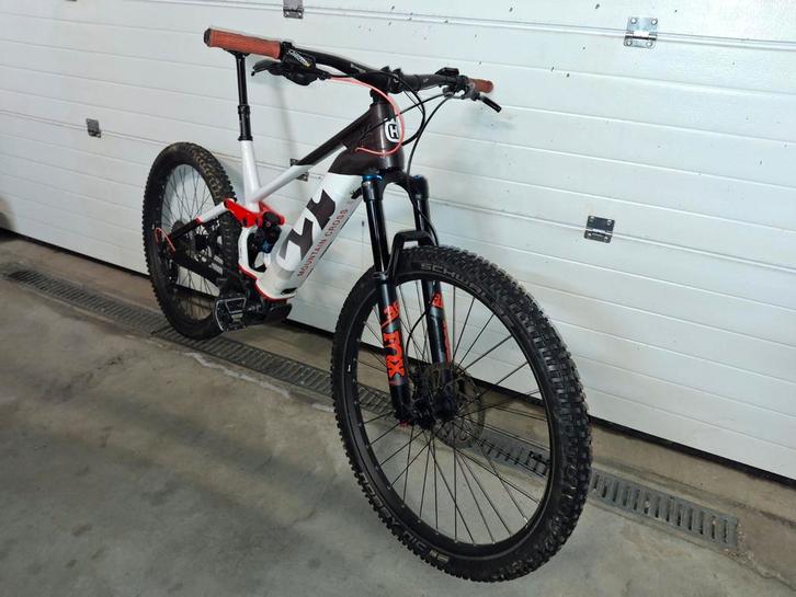 Vend vélo vtt vttae husqvarna mc4, Vélos & Vélomoteurs, Cyclomoteurs | Cyclomoteurs de cross, Enlèvement