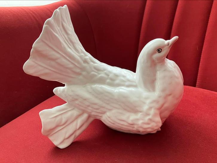 Jolie figurine vintage porcelaine colombe, Verzamelen, Beelden en Beeldjes, Gebruikt, Ophalen