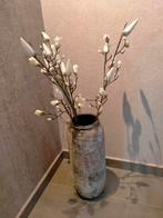 Vaas hoog met nieuwe magnoliatakken, Huis en Inrichting, Woonaccessoires | Vazen, Ophalen, Zo goed als nieuw