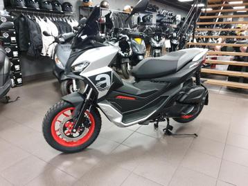 Aprilia SR GT Sport 200