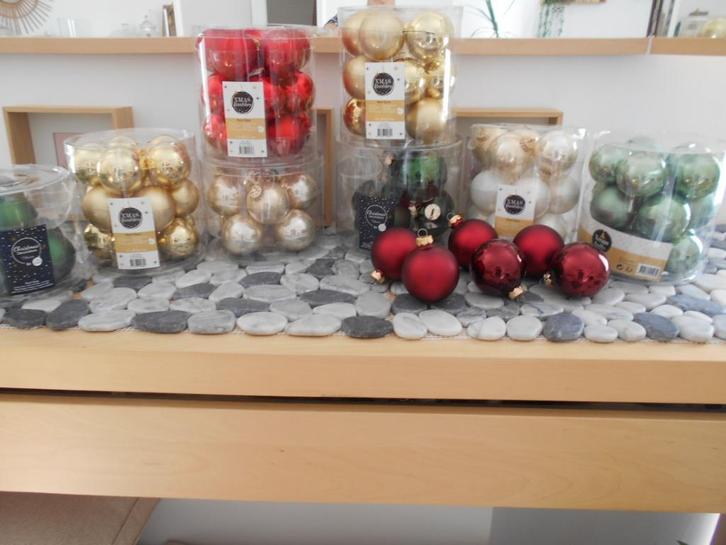 NOEL ... lot de 100  boules de noel en verre, Hobby & Loisirs créatifs, Articles de fête, Comme neuf, Décoration, Enlèvement