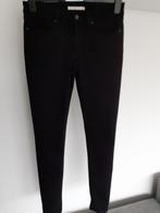 LEVIS Gitzwarte spijkerbroek 711   Maat: 27" Prijs: € 4, Kleding | Dames, Spijkerbroeken en Jeans, Zwart, Ophalen of Verzenden
