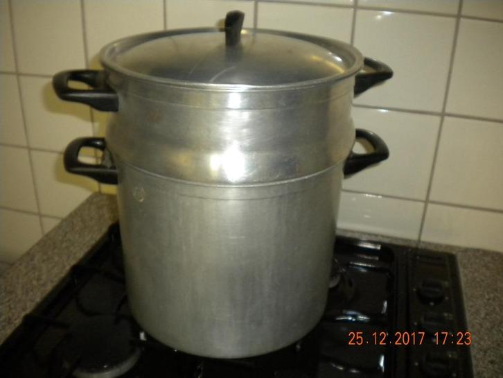 Kook-/braad-stoom of stoofpot? + een opspanningshaak, Huis en Inrichting, Keuken | Potten en Pannen, Ophalen