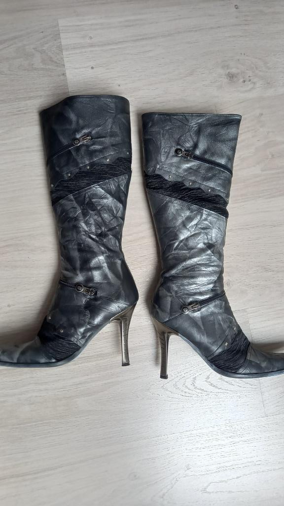 Bottes a talon gris noir New rock, Kleding | Dames, Schoenen, Zo goed als nieuw, Hoge laarzen, Zwart, Ophalen of Verzenden