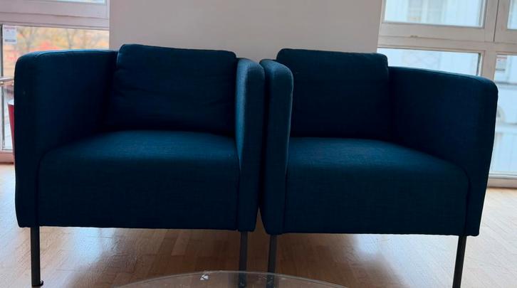 2 Ikea Ekero fauteuils donkerblauw/donnerblauw, Huis en Inrichting, Stoelen, Zo goed als nieuw, Twee, Blauw, Ophalen