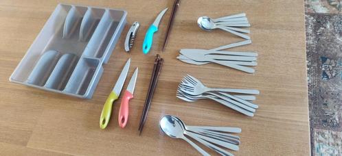 Complete bestekset (28-delig) met ladebakje, Huis en Inrichting, Keuken | Bestek, Zo goed als nieuw, Bestekset, Ophalen