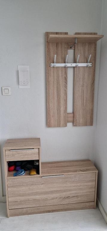 Vestiaire/Garderobe/Kast beschikbaar voor biedingen