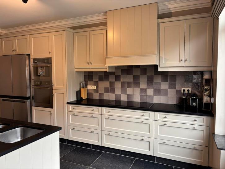 Cuisine de style champêtre, Maison & Meubles, Cuisine | Cuisines complètes, Utilisé, Cuisine à paroi simple, Autres couleurs, Granit ou Pierre