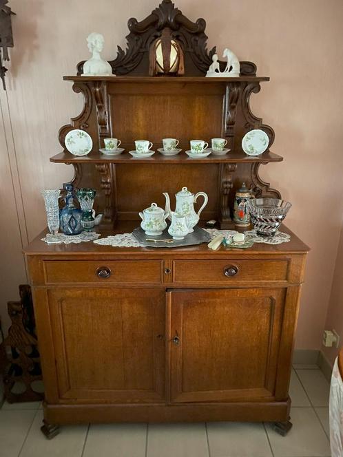 Antiek massief houten dressoir met uitgesneden planken, Antiek en Kunst, Antiek | Meubels | Kasten, Ophalen