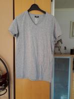 TS gris H&M - en V -taille XS - impeccable, Kleding | Heren, T-shirts, Ophalen, Zo goed als nieuw, Maat 46 (S) of kleiner, Grijs