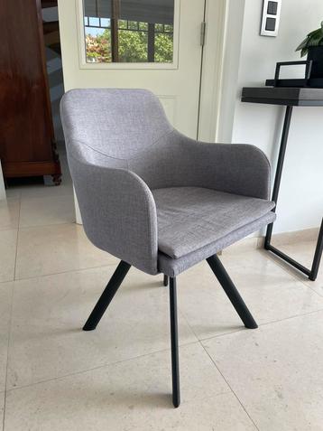 2 kuipstoelen . Grijs beschikbaar voor biedingen