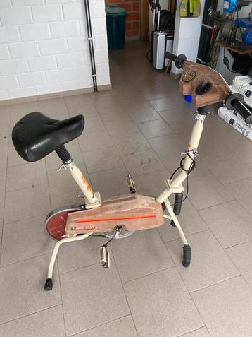 Hometrainer retro beschikbaar voor biedingen