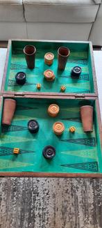 Bac jeu Jacquet (Backgammon), 1940-1950 (bois, cuir), Enlèvement