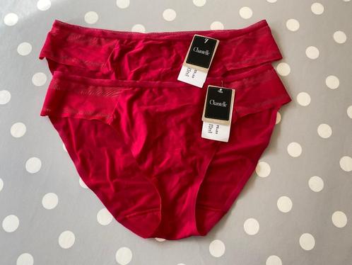 Nieuwe slips Chantelle Vous & Moi maat EU40, Kleding | Dames, Ondergoed en Lingerie, Slip, Rood, Ophalen of Verzenden