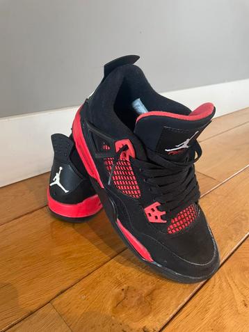 Jordan 4  beschikbaar voor biedingen