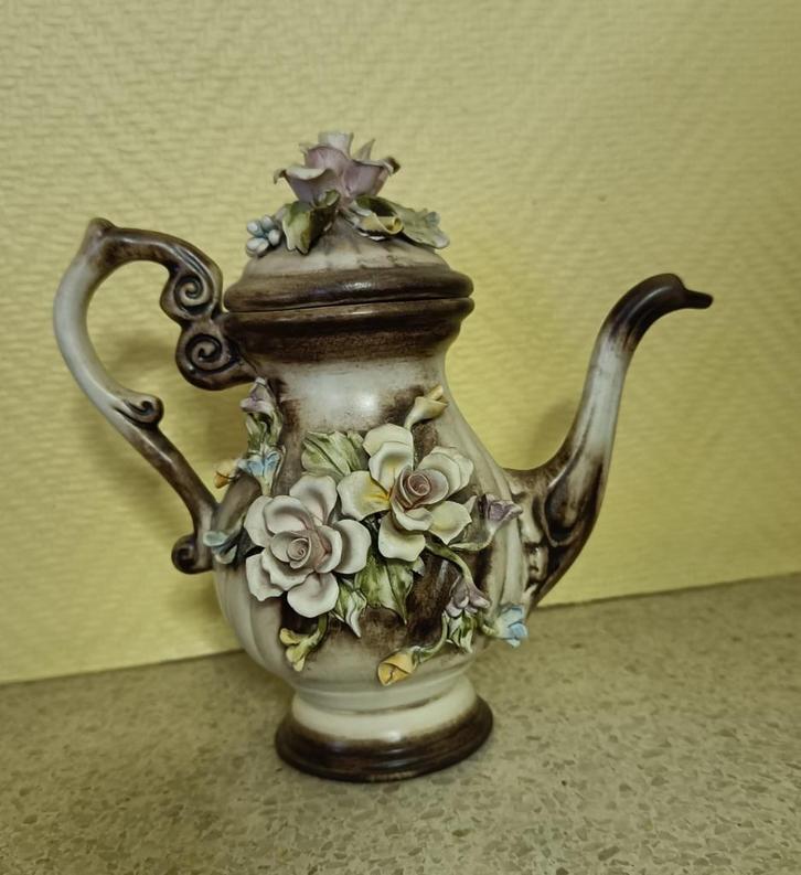 Vintage Capodimonte Italiaanse decoratieve kan met deksel, Antiquités & Art, Curiosités & Brocante, Enlèvement