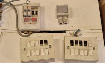 Elektrische zekeringen  beschikbaar voor biedingen