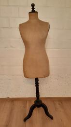 Antieke paspop maat 44, Enlèvement