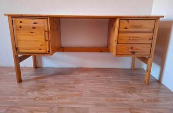 Bureau et lit enfant en pin beschikbaar voor biedingen