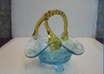 ANCIEN JOLI PANIER en VERRE BLEU avec ANSE TORSADEE-, Ophalen