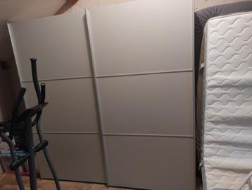 Grijze kast, Ophalen
