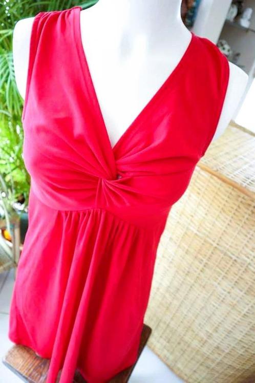 leuk rood ideaal aansluitende jurk, Kleding | Dames, Jurken, Zo goed als nieuw, Maat 38/40 (M), Rood, Onder de knie, Ophalen of Verzenden