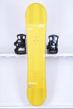 135 cm kinder snowboard BURTON CUSTOM SMALLS FLYING V, Sport en Fitness, Snowboarden, Gebruikt, Board, Verzenden