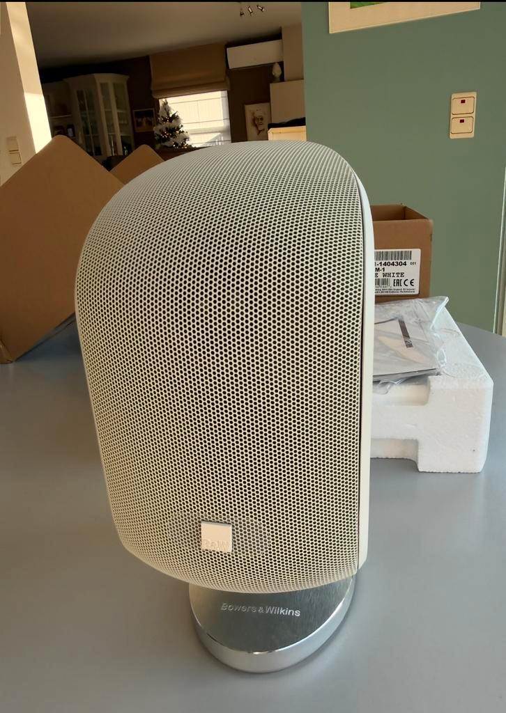 1 B&W M-1 (Wit) satellietluidspreker (recenste versie), Audio, Tv en Foto, Luidsprekerboxen, Zo goed als nieuw, Ophalen of Verzenden