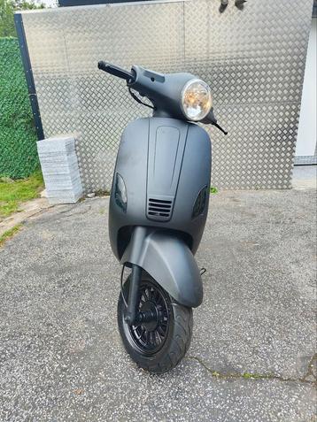 A-klasse (55km/u) scooter brommer beschikbaar voor biedingen