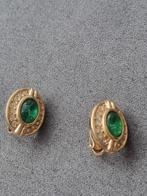 Oorbellen met groene en witte stenen, Handtassen en Accessoires, Ringen, Zo goed als nieuw, Ophalen