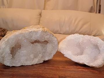 Grande et magnifique géode à quartz - 4,8 kg