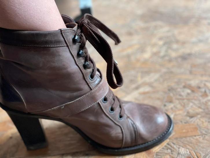 Essentiel enkellaars t39, Kleding | Dames, Schoenen, Gedragen, Lage of Enkellaarzen, Bruin, Ophalen of Verzenden