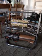Oude zwaar metalen papierrolhouder, Ophalen
