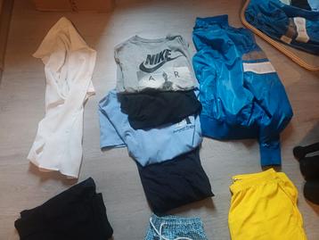 Lot herenkleding inclusief 2 kostuums beschikbaar voor biedingen