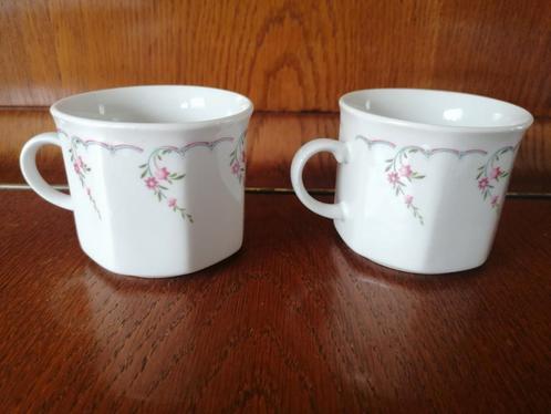 Kopjes met bloemen, Antiek en Kunst, Antiek | Servies los, Ophalen of Verzenden