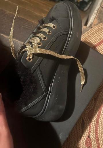 ARMANI EXCHANGE beschikbaar voor biedingen