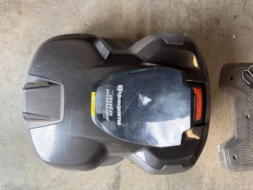 Husqvarna Automower 415 x + Abri robot  beschikbaar voor biedingen