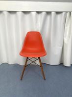 Vitra - Eames Plastic Side Stoel RE DSW onderstel hout, Ophalen, Gebruikt, Design, Eén