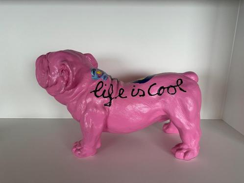 Hannes D'Haese bulldog life is cool, Antiek en Kunst, Kunst | Designobjecten, Ophalen